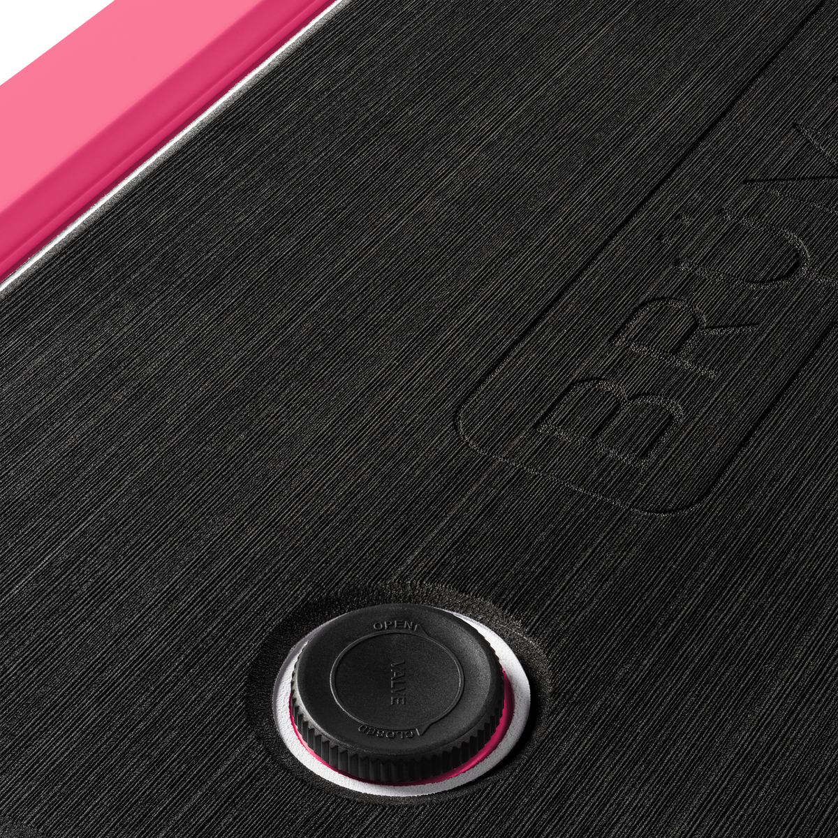 brutank-d9 brutank-55qt-neonpink-vent.png